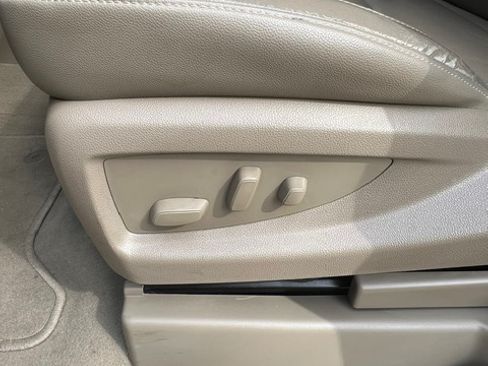 Used 2019 Chevrolet Suburban LT image 13