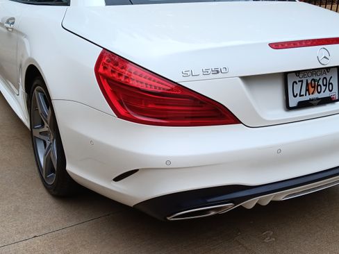 Used 2017 Mercedes-Benz SL 550 image 11