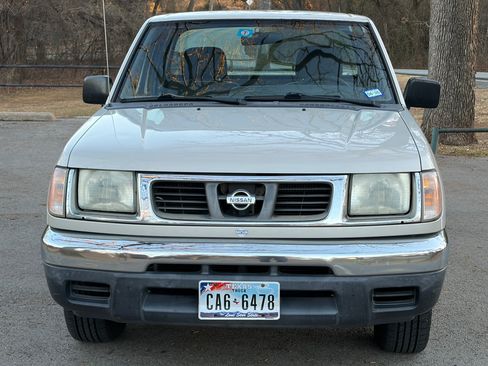 Used 1998 Nissan Frontier XE image 12