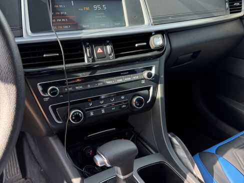 Used 2019 Kia Optima LX FWD image 12