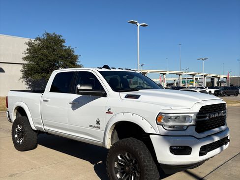 Used 2022 RAM 2500 Big Horn w/ Level C Equiment Group image 2