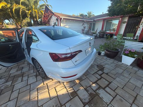 Used 2019 Volkswagen Jetta SE FWD image 19