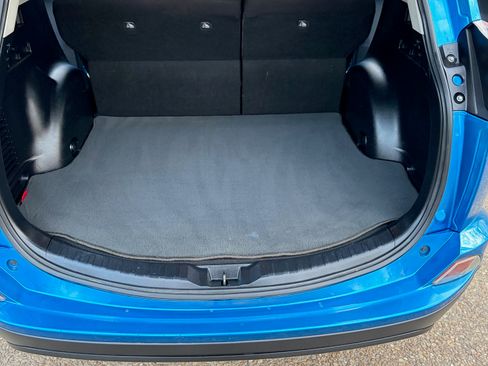 Used 2017 Toyota RAV4 LE image 13