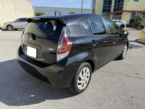 Used 2015 Toyota Prius C Three image 4