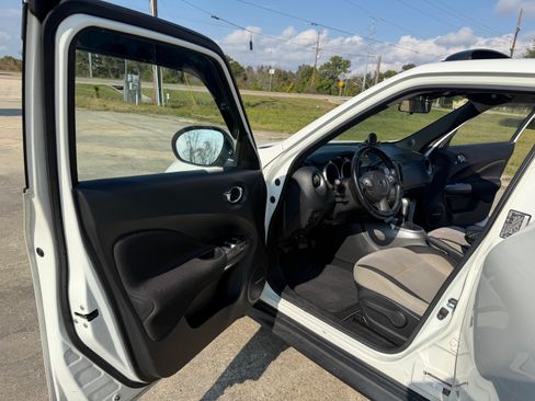 Used 2013 Nissan Juke SV image 9