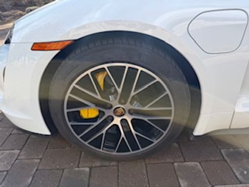 Used 2021 Porsche Taycan 4S image 13