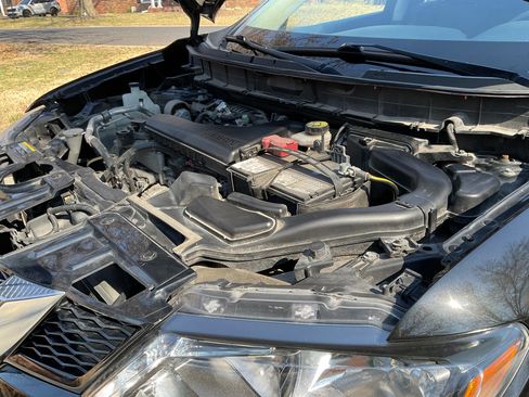 Used 2016 Nissan Rogue SV image 5