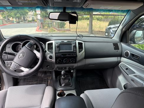 Used 2013 Toyota Tacoma 4x4 Double Cab w/ TRD Off-Road Pkg image 8