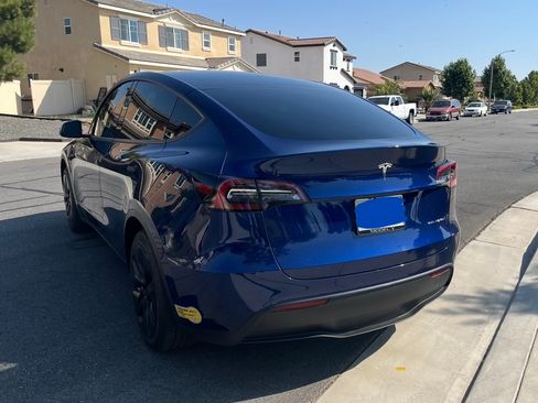 Used 2022 Tesla Model Y Long Range image 5