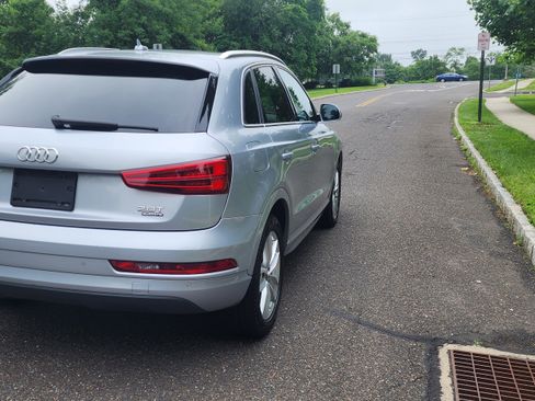 Used 2016 Audi Q3 2.0T Premium Plus w/ Technology Package image 6