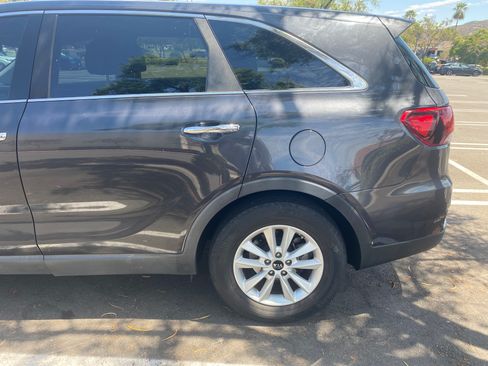 Used 2019 Kia Sorento FWD image 6