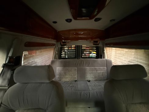 Used 2004 Chevrolet Express 1500 image 6