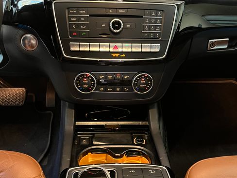 Used 2017 Mercedes-Benz GLS 550 4MATIC image 8