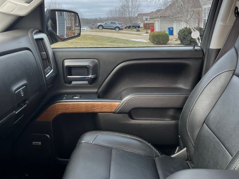 Used 2017 Chevrolet Silverado 1500 LTZ w/ Sport Package image 28