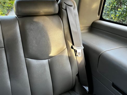 Used 2004 GMC Yukon SLT w/ 1SD Preferred Equipment Group image 8