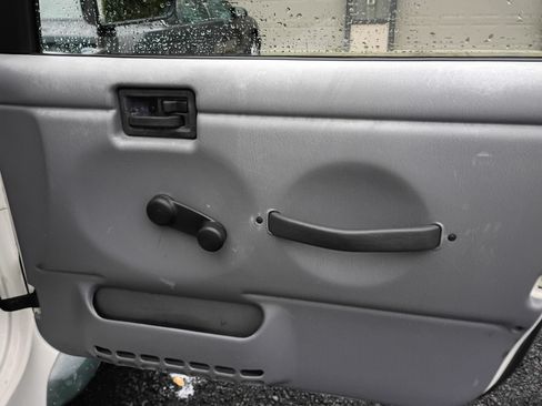 Used 1998 Jeep Wrangler Sport image 11