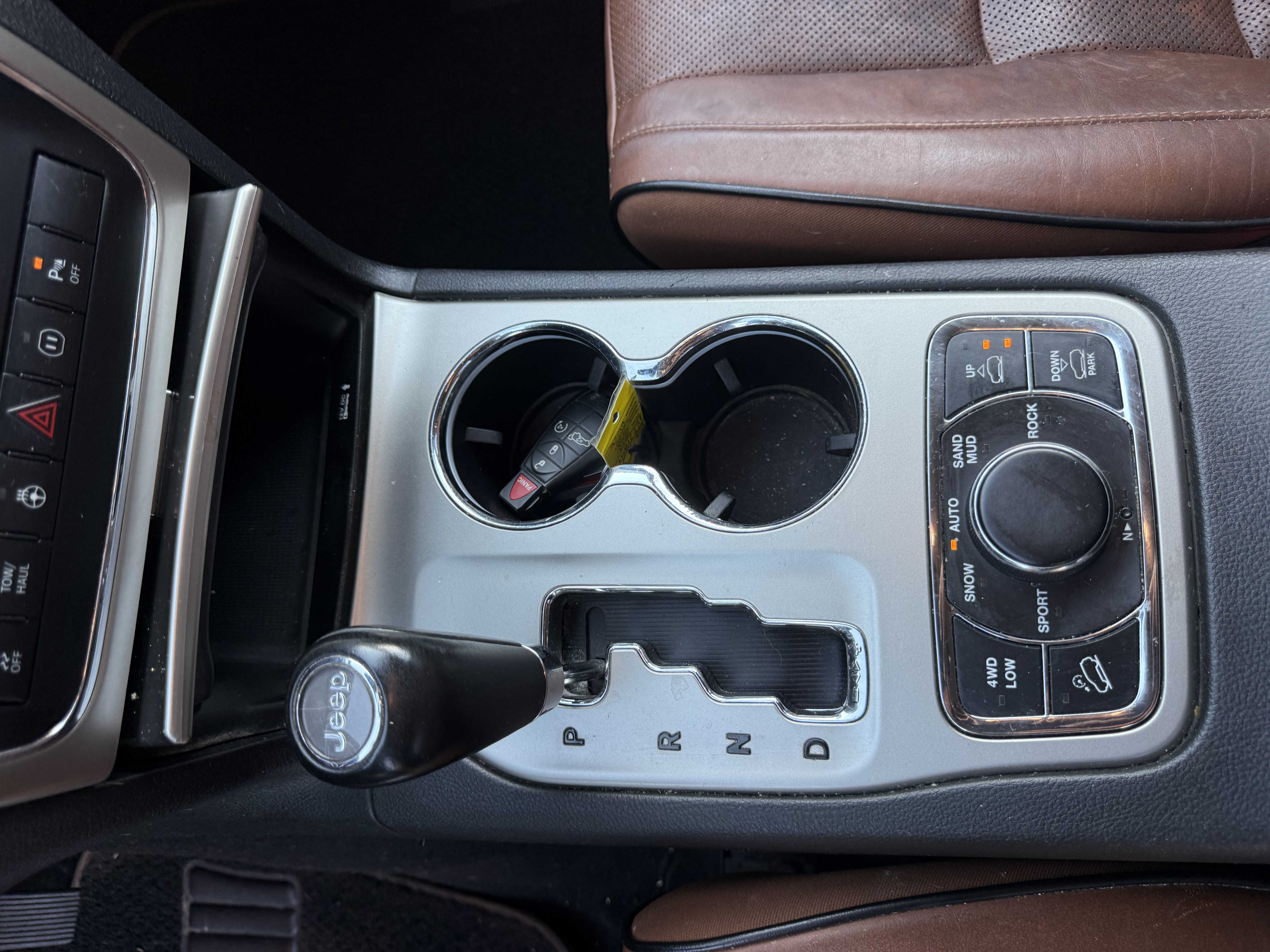Used 2012 Jeep Grand Cherokee Overland Summit AWD/4WD image 14