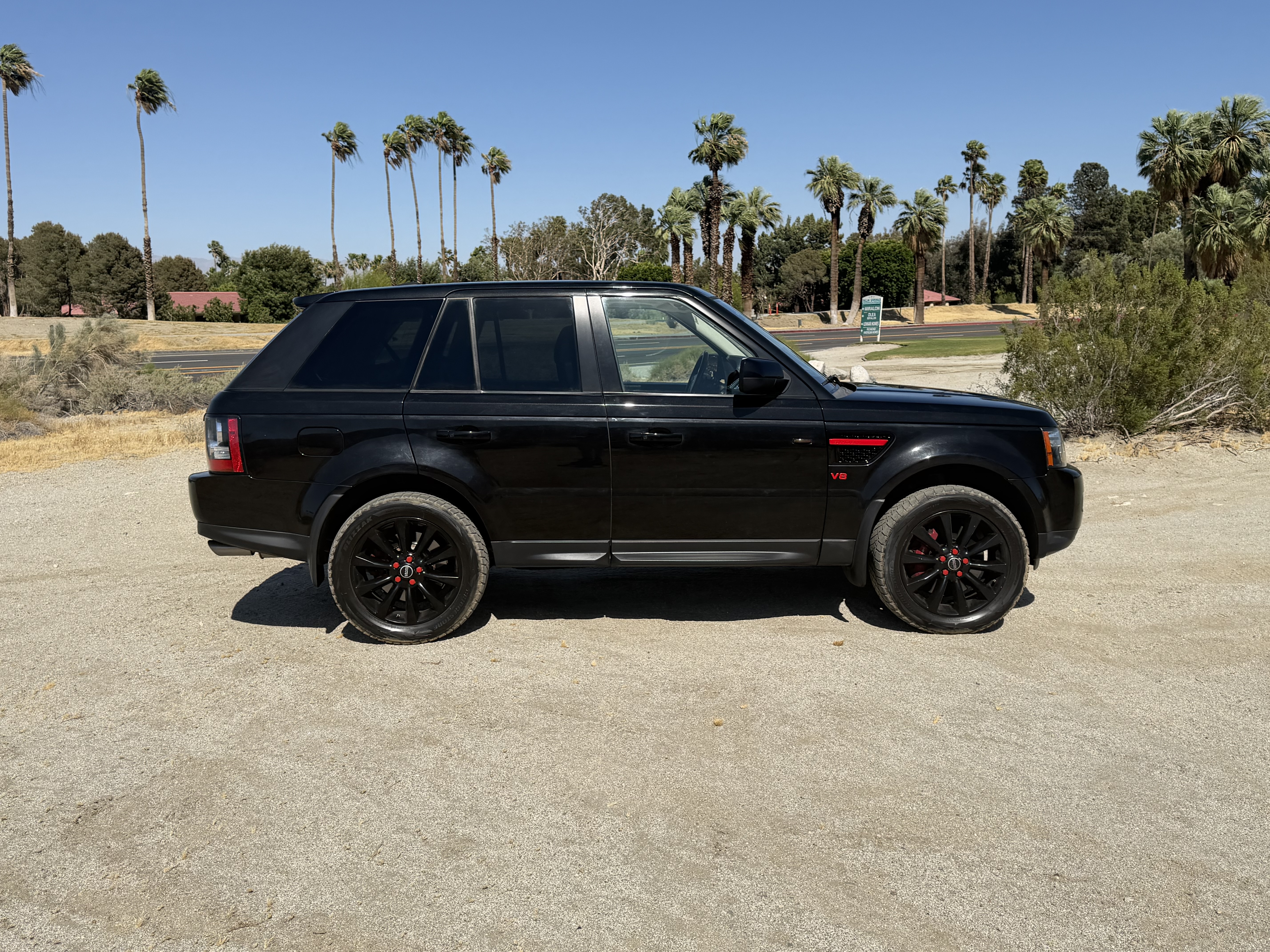 Used 2013 Land Rover Range Rover Sport Supercharged AWD/4WD image 2