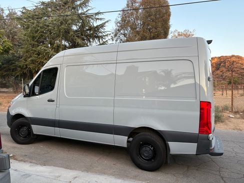 Used 2023 Mercedes-Benz Sprinter 2500 image 4