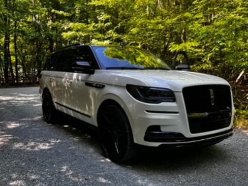 Used 2024 Lincoln Navigator Black Label image 2