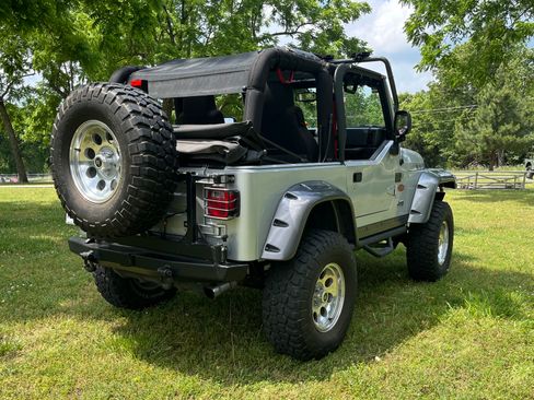 Used 2003 Jeep Wrangler Rubicon AWD/4WD image 2