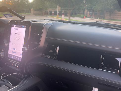 Used 2025 RAM 1500 Limited w/ Off Road Group image 16