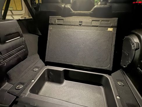 Used 2018 Jeep Wrangler Unlimited Sahara w/ Uconnect 4C Nav & Sound Group AWD/4WD image 14