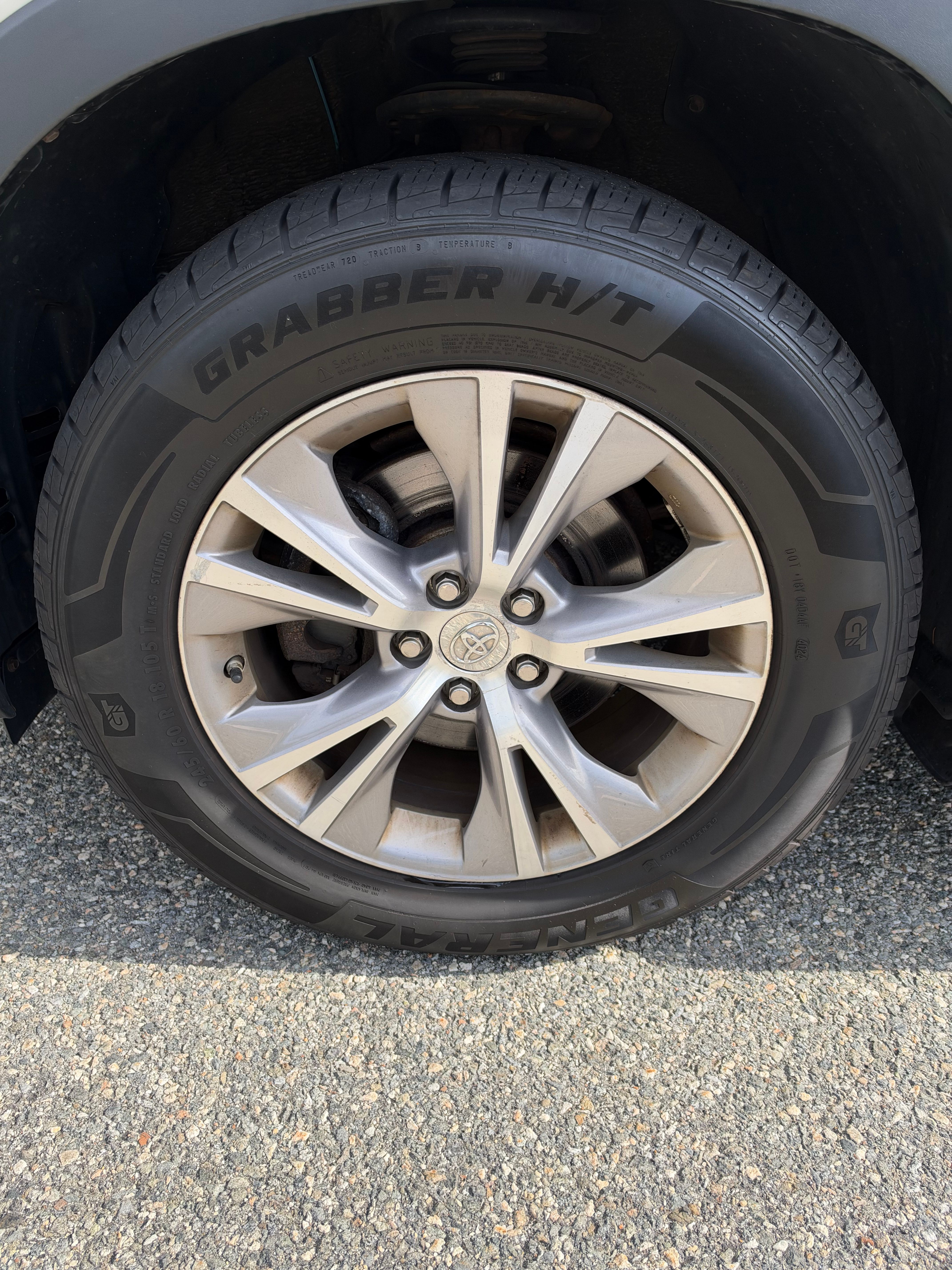 Used 2015 Toyota Highlander XLE AWD/4WD image 10