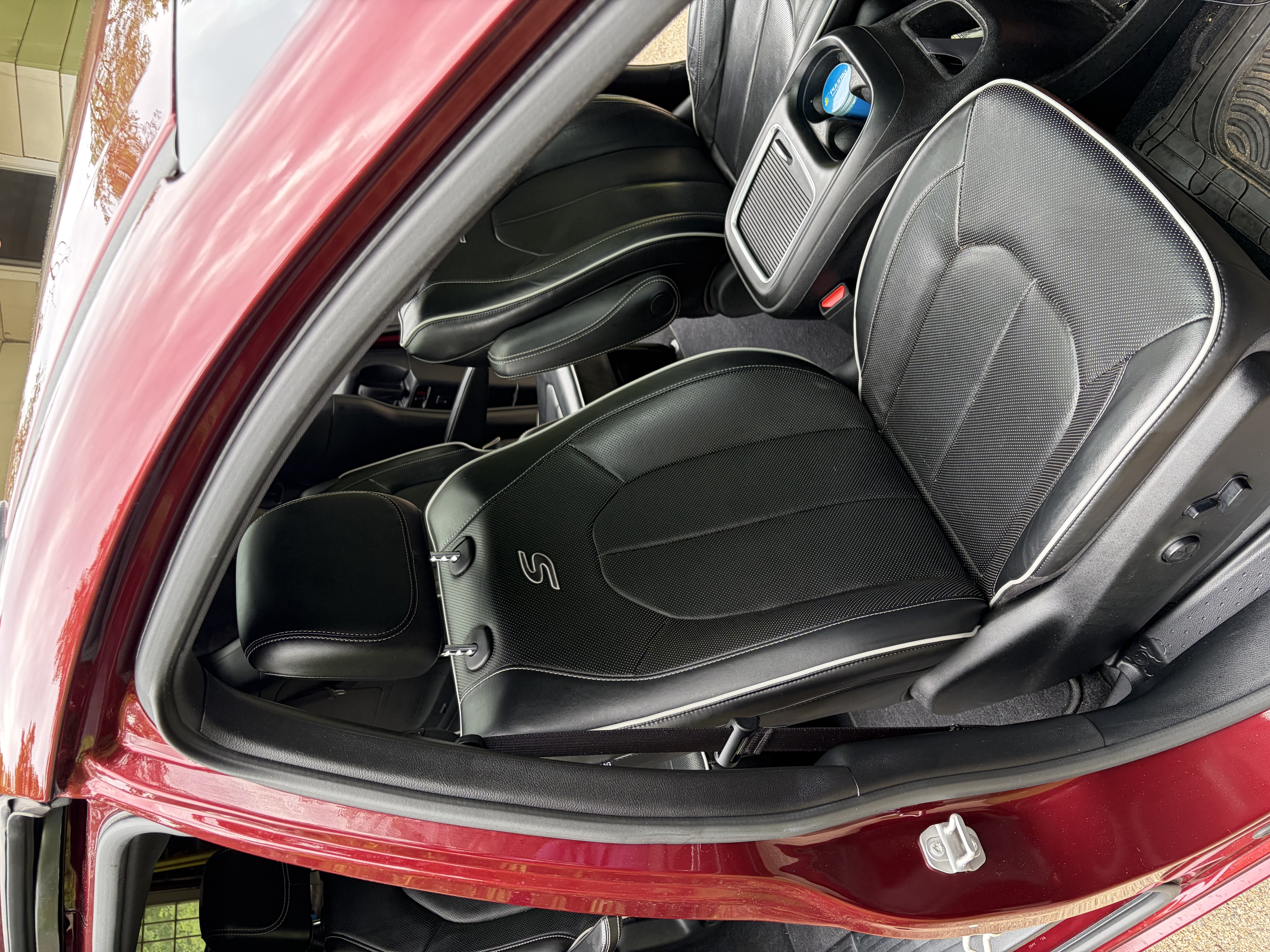 Used 2020 Chrysler Pacifica Limited w/ S Appearance Package FWD image 17