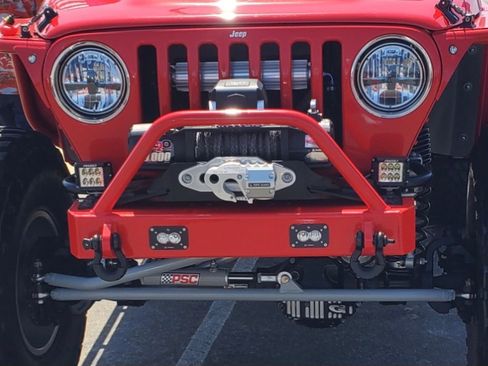 Used 2006 Jeep Wrangler Unlimited w/ Premium Audio Group image 11