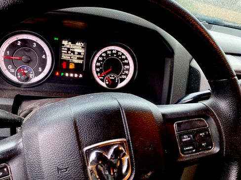 Used 2015 RAM 3500 Tradesman w/ Chrome Appearance Group image 7