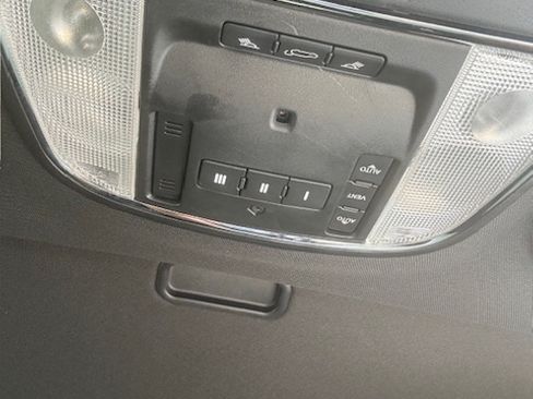 Used 2014 Jeep Grand Cherokee Limited image 10