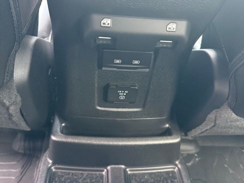 Used 2023 Jeep Wrangler Unlimited Sahara image 15