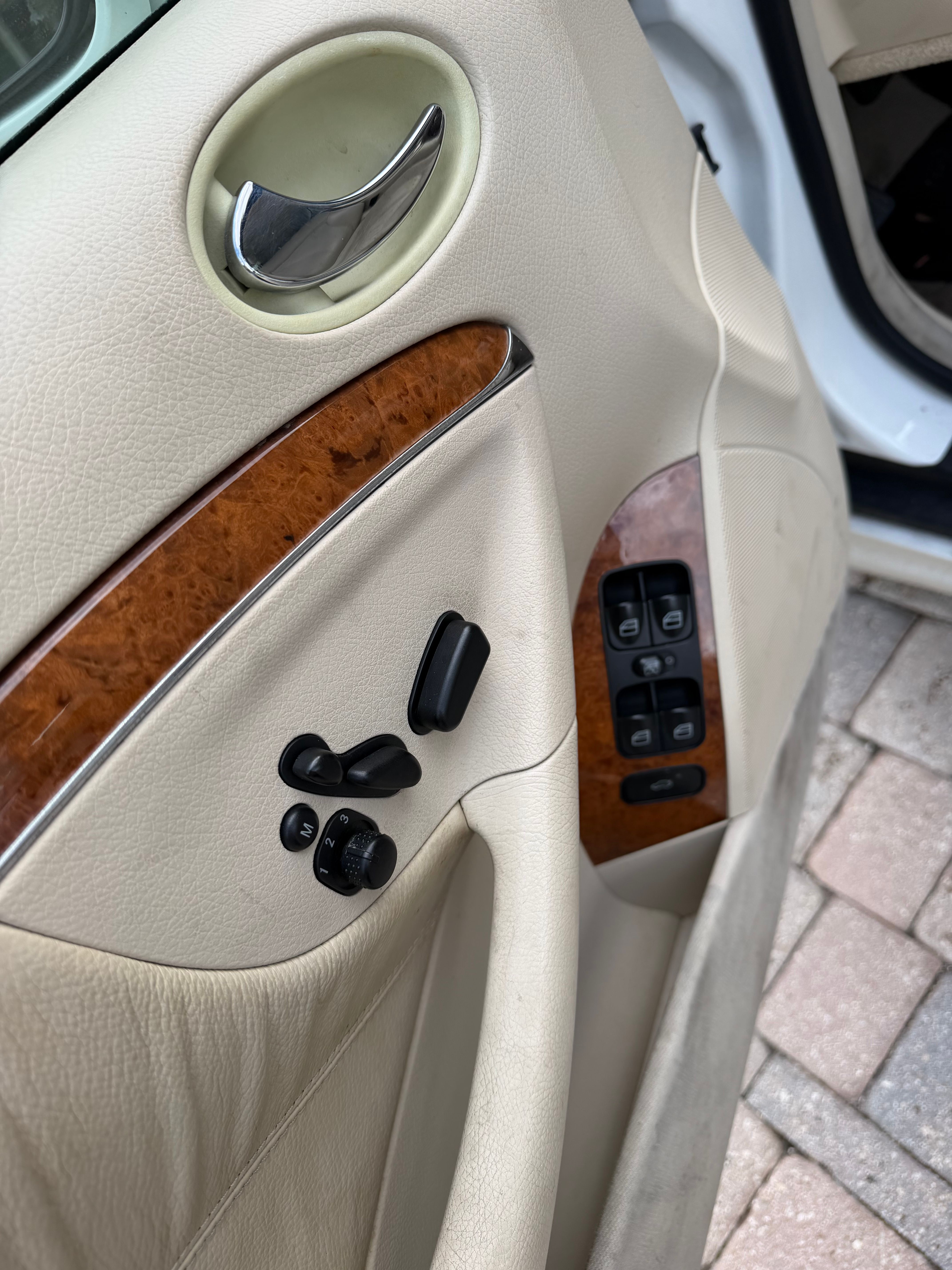 Used 2006 Mercedes-Benz CLK 500 Cabriolet w/ Premium Pkg image 10