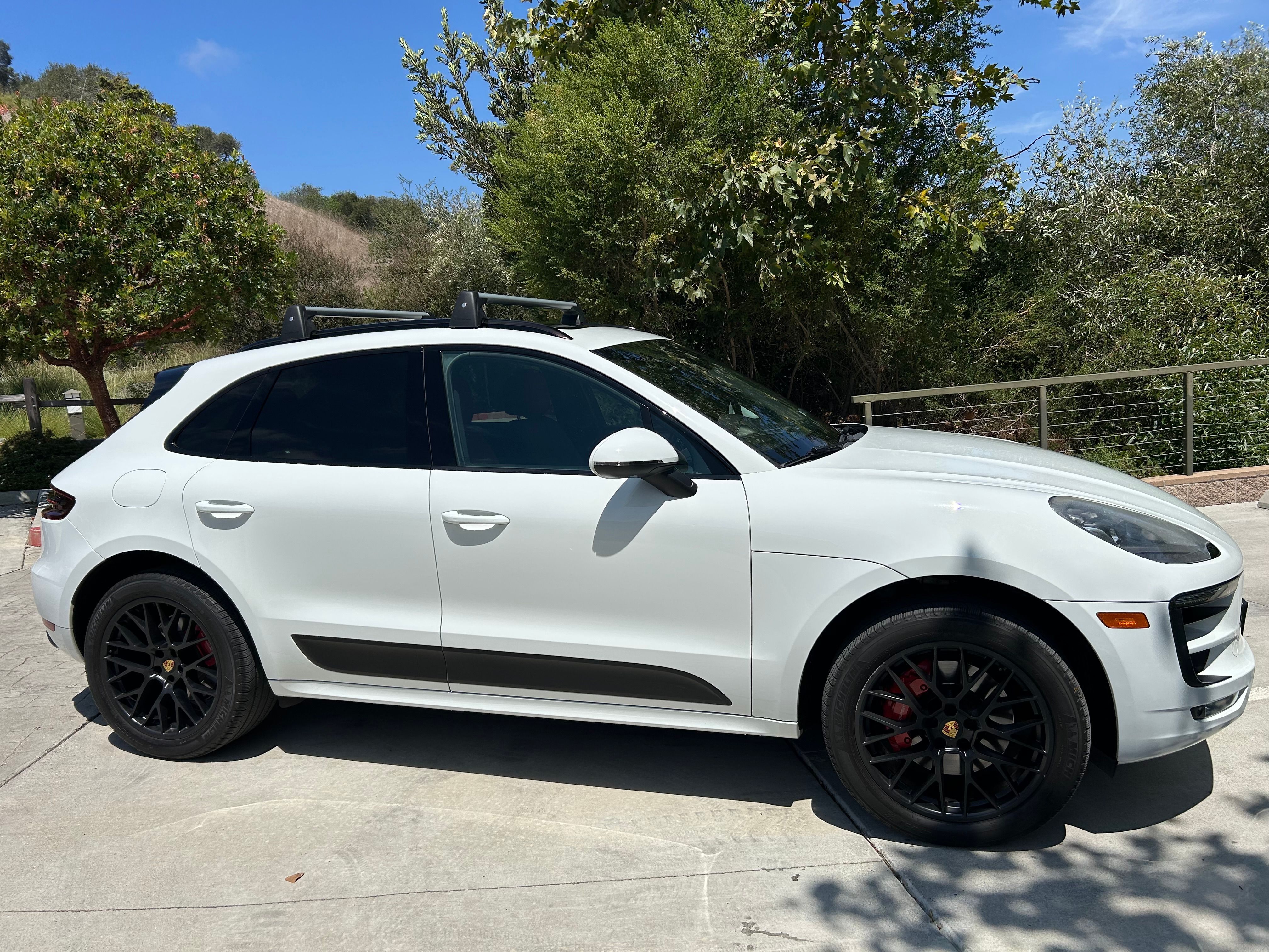 Used 2017 Porsche Macan GTS AWD/4WD image 2