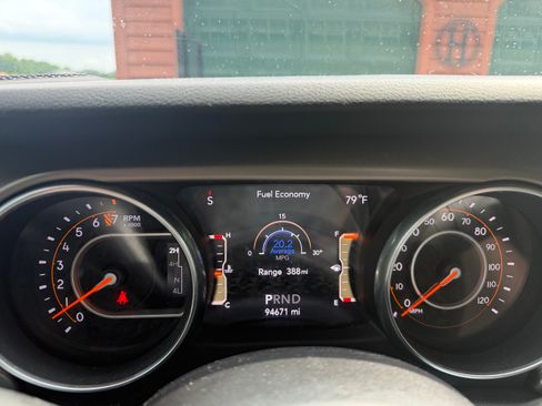 Used 2018 Jeep Wrangler Unlimited Sport S AWD/4WD image 10