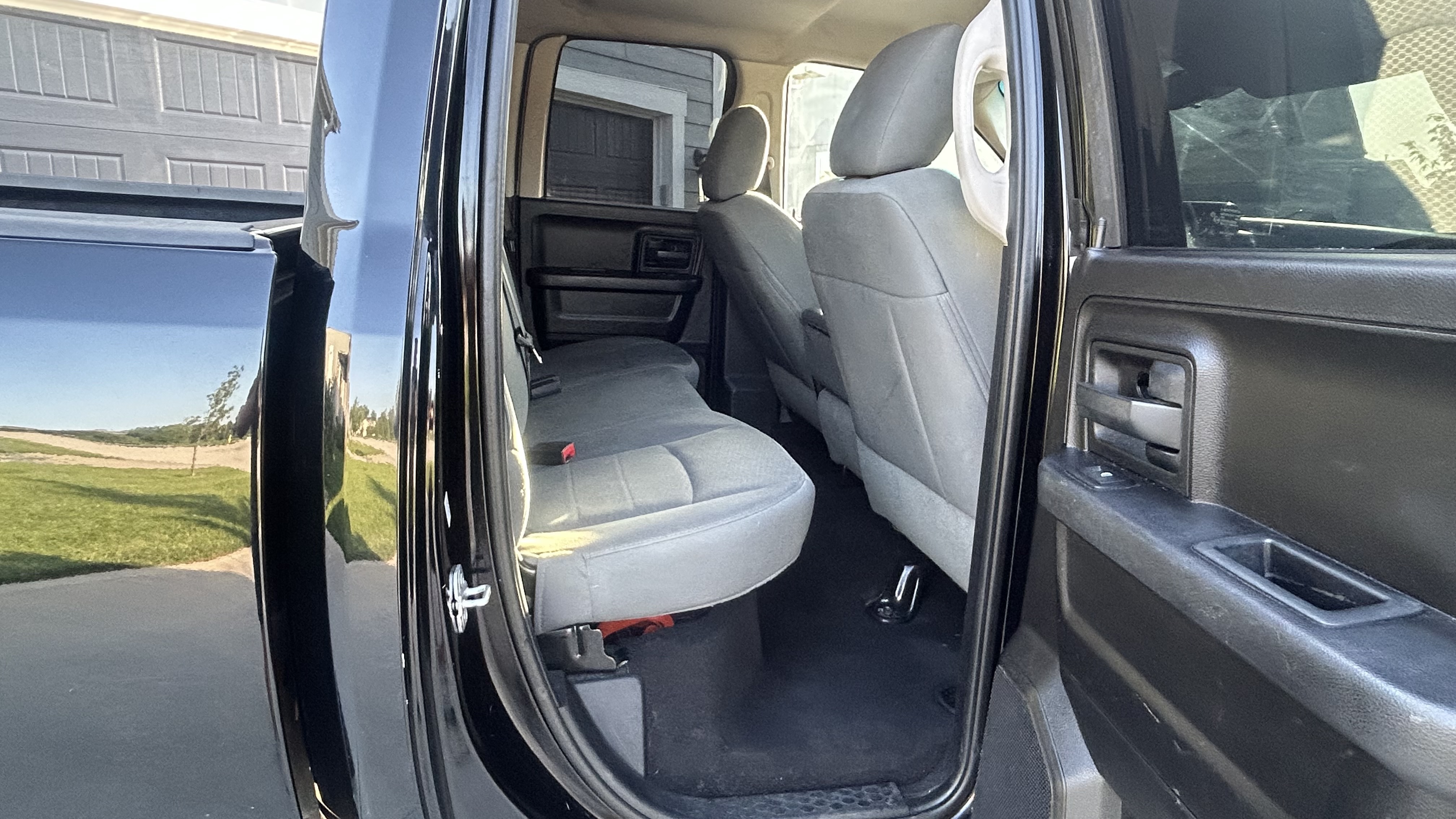 Used 2015 RAM 1500 Express w/ Black Ram 1500 Express Group AWD/4WD image 8