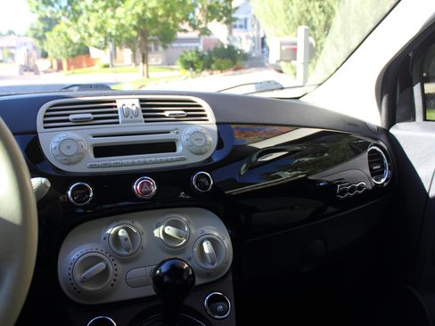 Used 2015 FIAT 500 Pop image 16