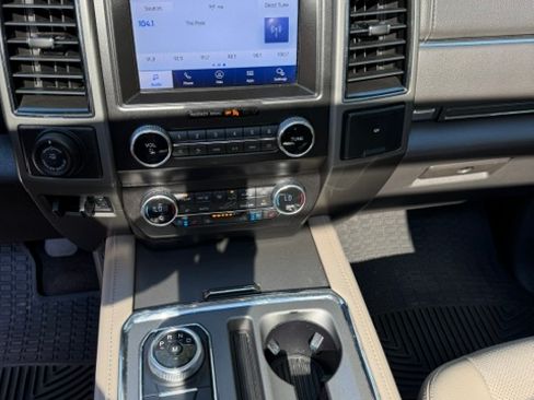 Used 2021 Ford Expedition XLT AWD/4WD image 9