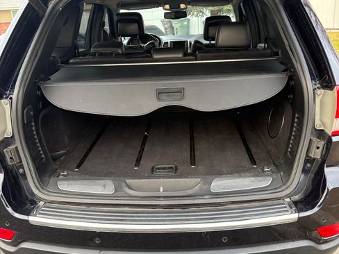 Used 2011 Jeep Grand Cherokee Limited w/ Trailer Tow Group IV image 6