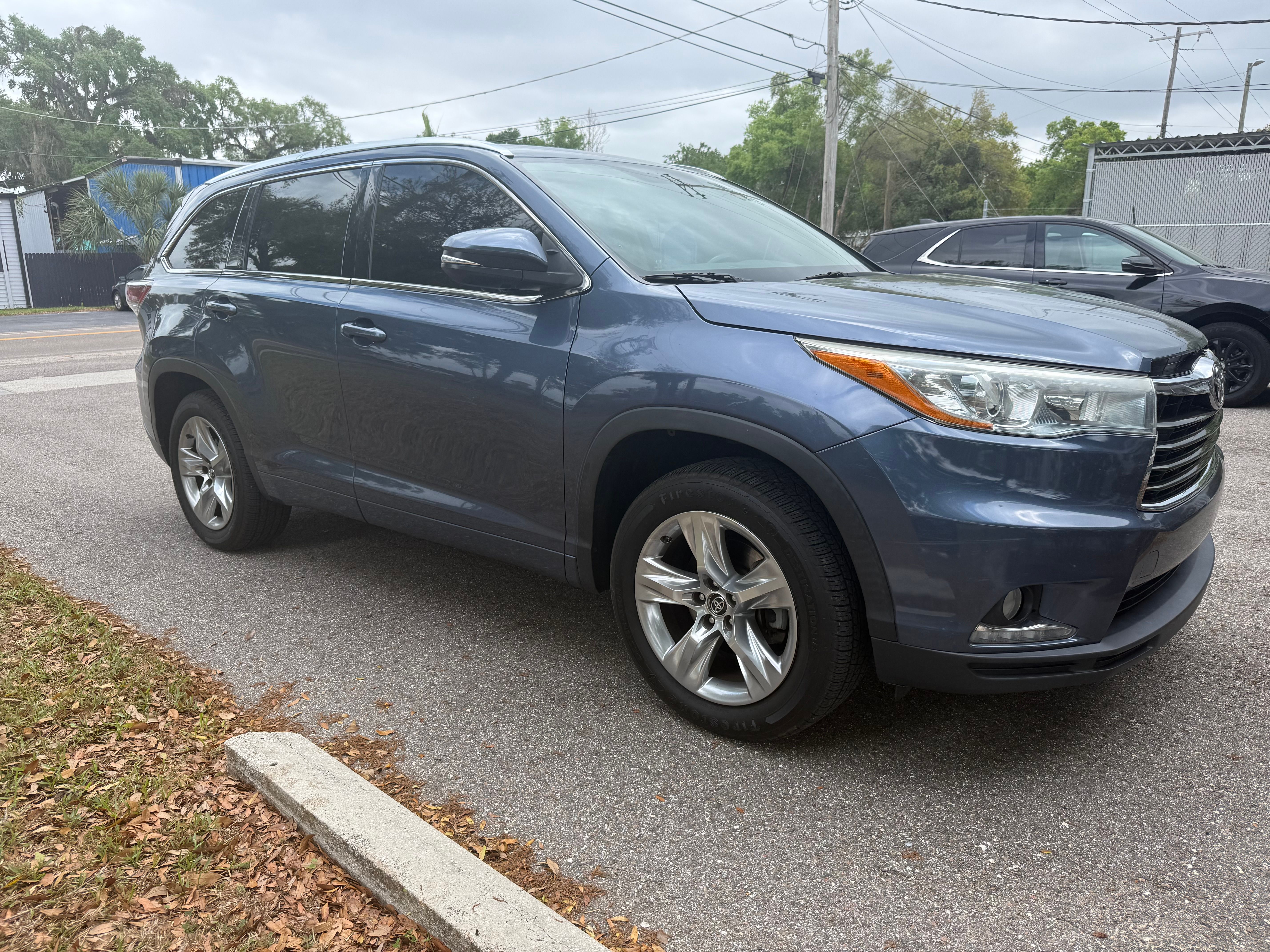 Used 2016 Toyota Highlander Limited FWD image 6