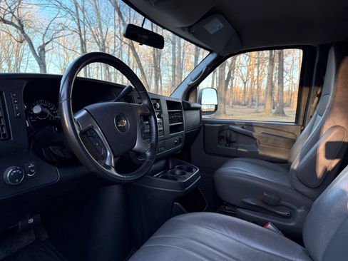 Used 2014 Chevrolet Express 1500 image 23