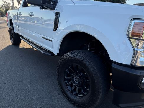Used 2020 Ford F250 Lariat w/ Lariat Value Package AWD/4WD image 9