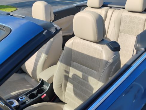 Used 2016 Buick Cascada Premium image 8