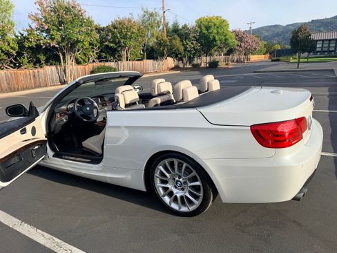 Used 2013 BMW 328i Convertible RWD image 12