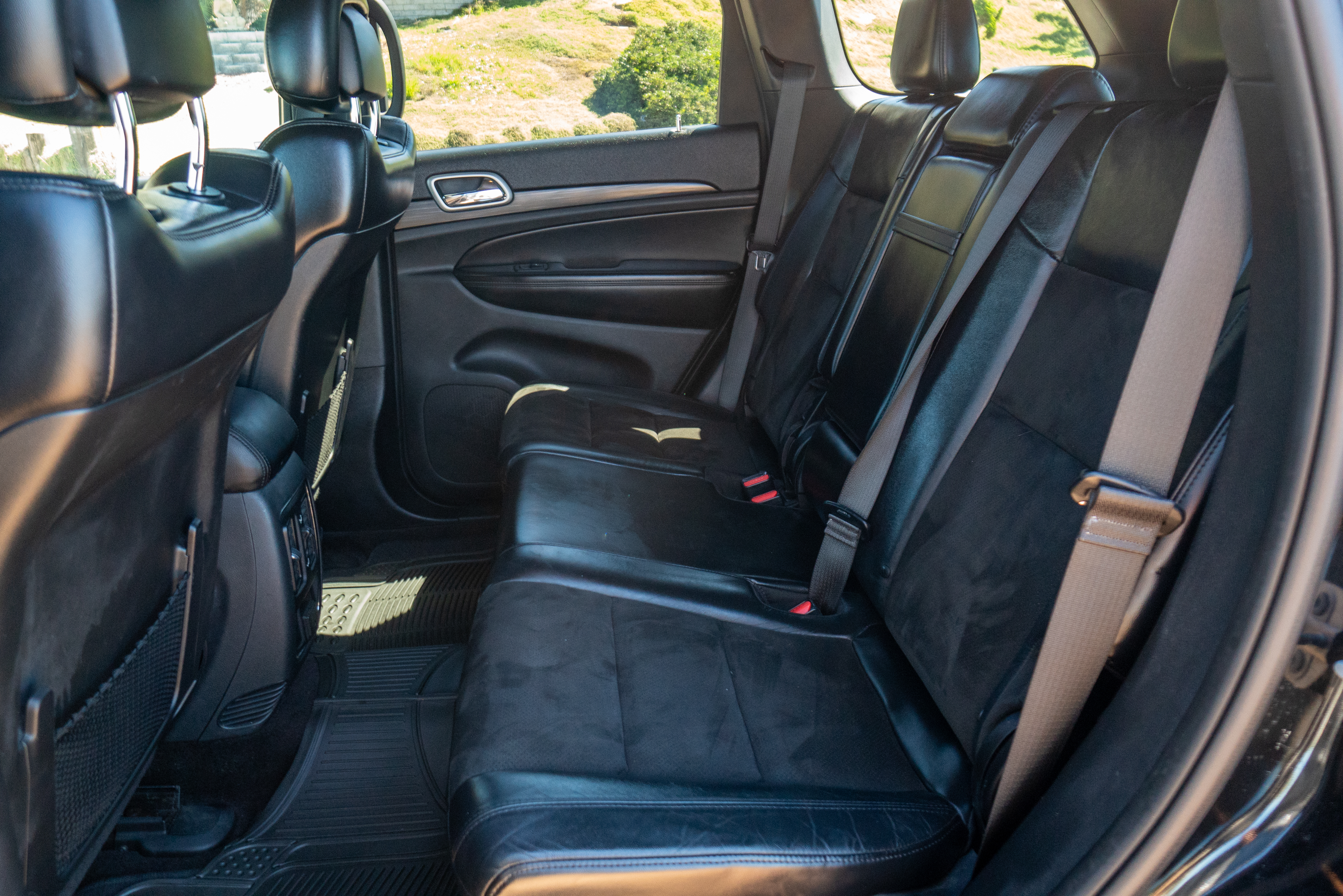 Used 2019 Jeep Grand Cherokee Altitude AWD/4WD image 23