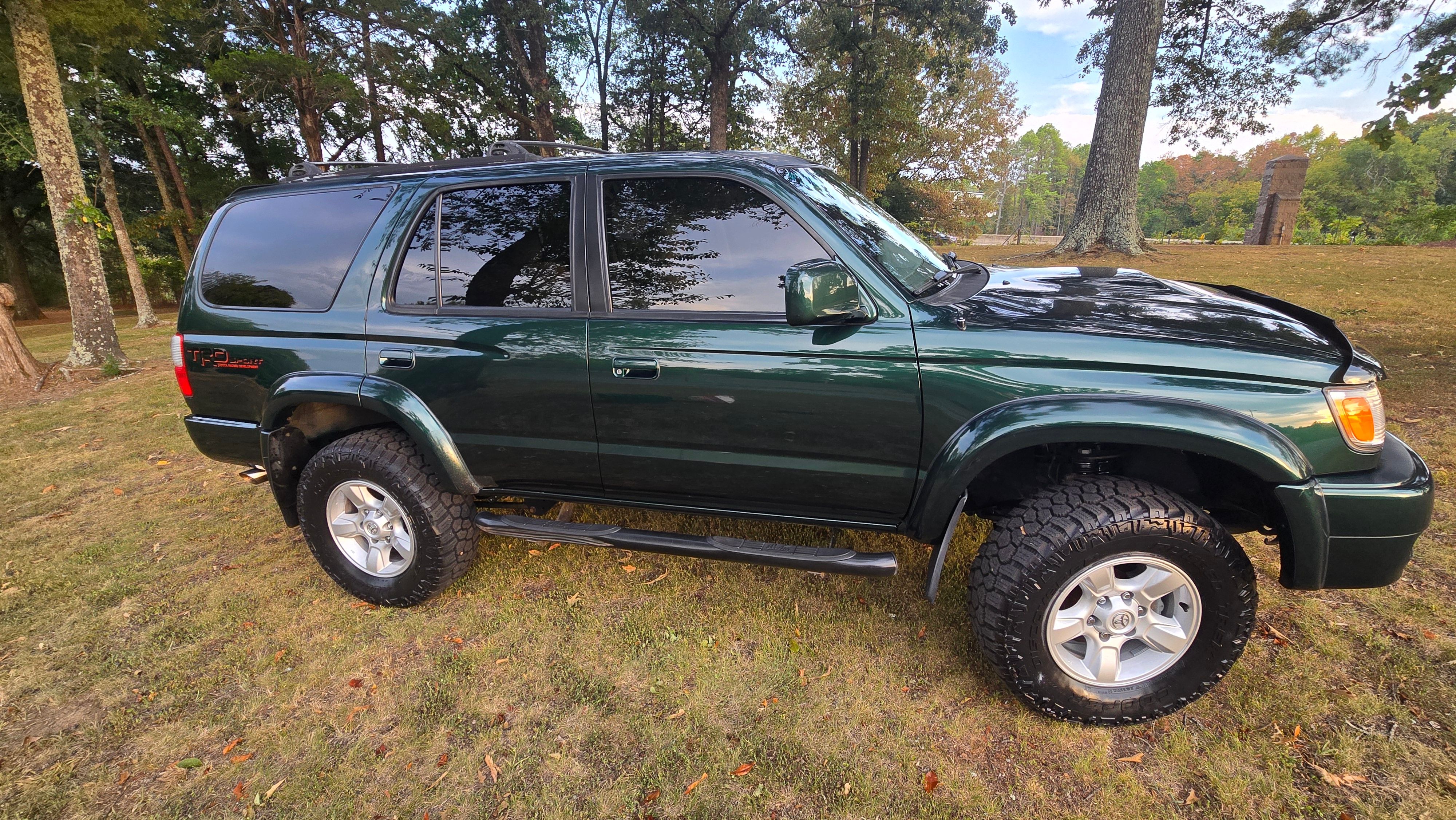 Used 2000 Toyota 4Runner SR5 AWD/4WD image 6