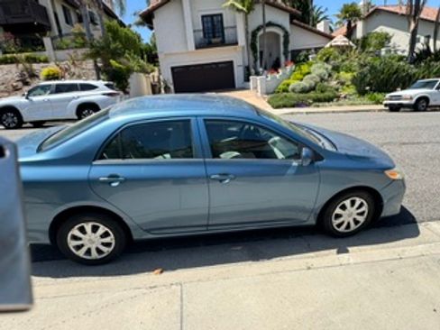 Used 2013 Toyota Corolla L FWD image 1