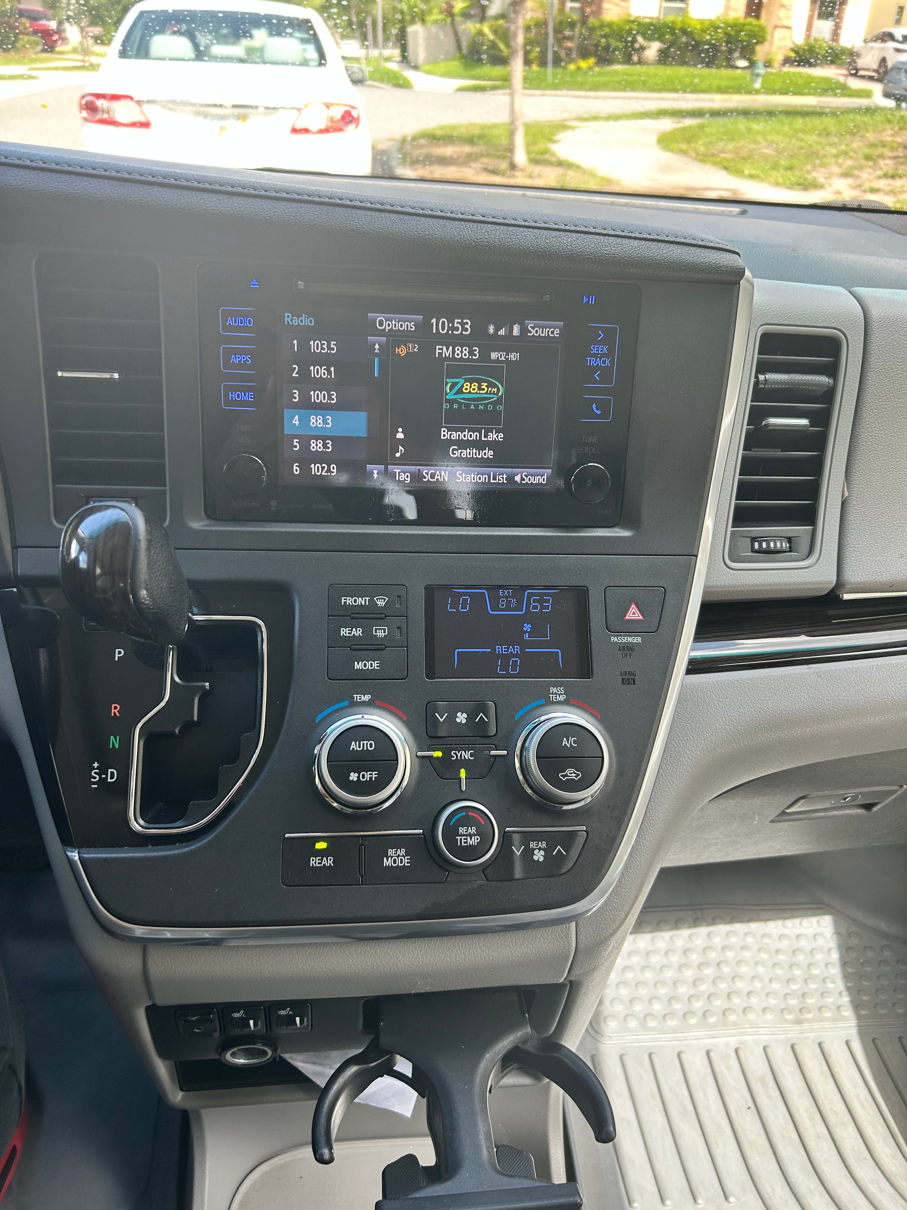 Used 2016 Toyota Sienna XLE FWD image 9