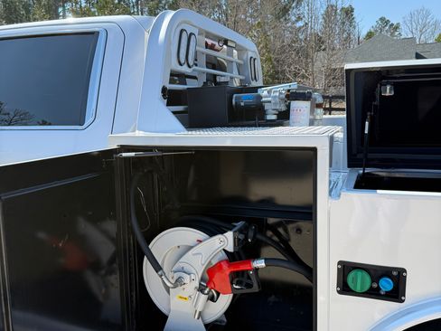 Used 2024 GMC Sierra 3500 Denali image 9